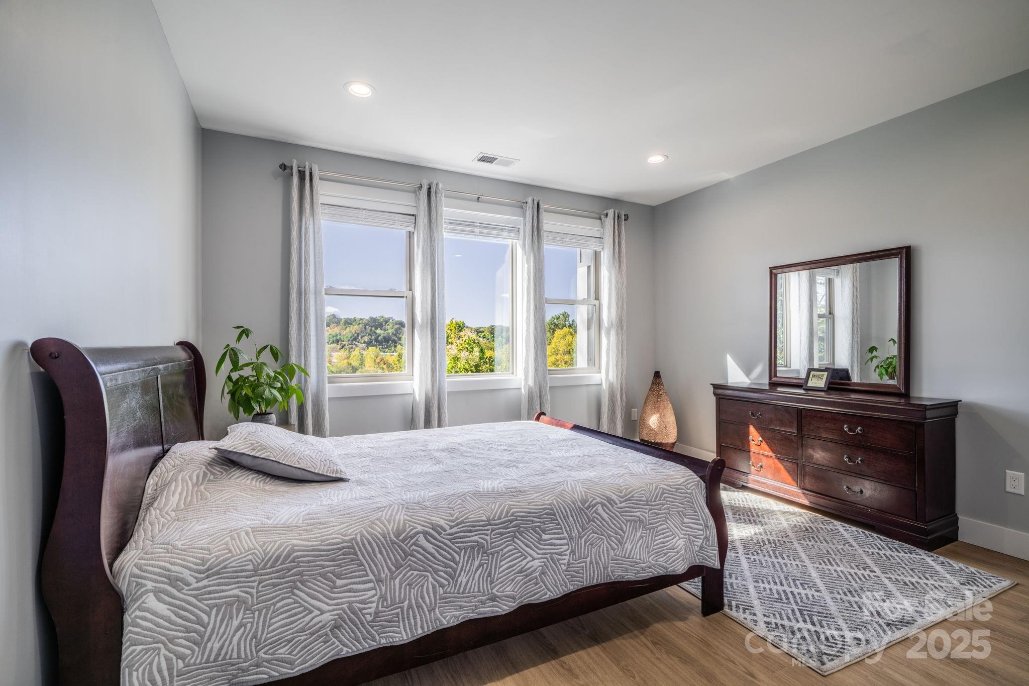 22 Governors View Road Asheville NC 28805