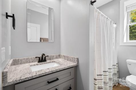 22 Governors View Road Asheville NC 28805