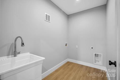 22 Governors View Road Asheville NC 28805