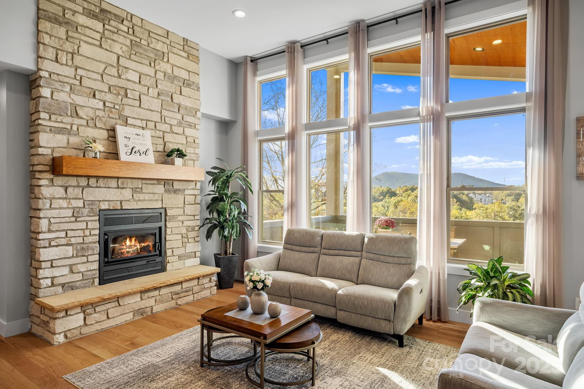 22 Governors View Road Asheville NC 28805