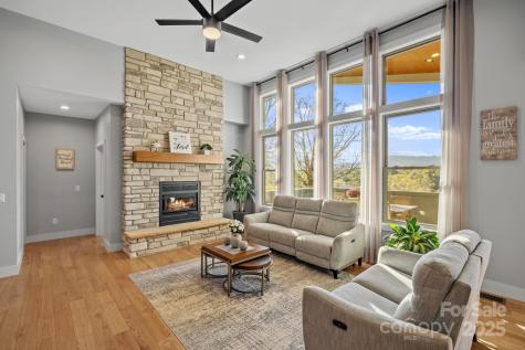 22 Governors View Road Asheville NC 28805