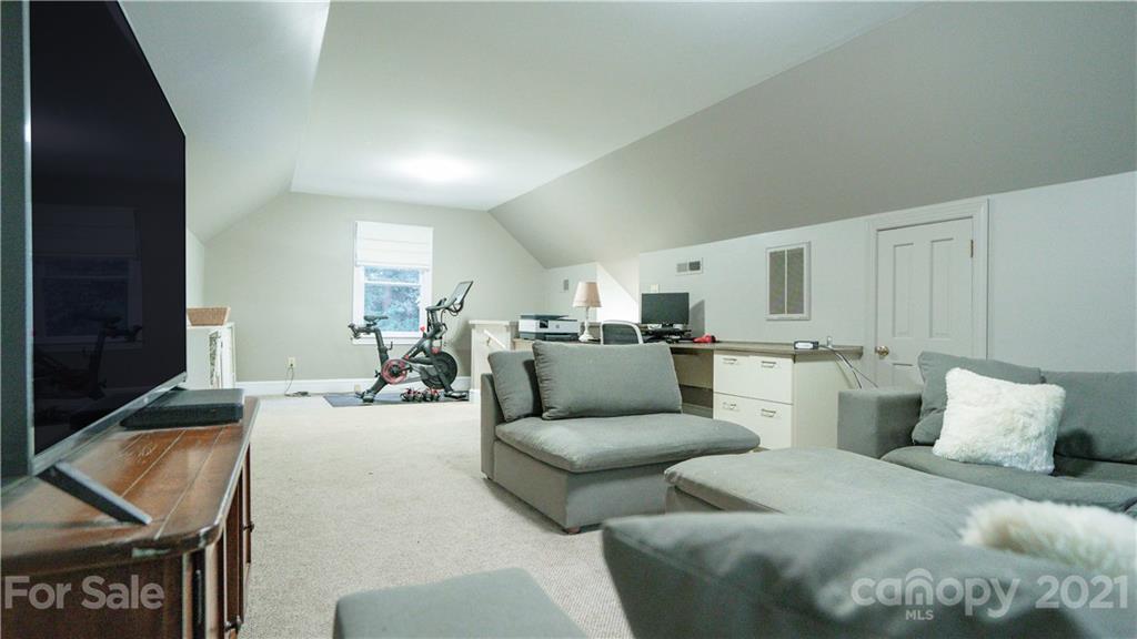2829 Cross Country Road Charlotte NC 28270