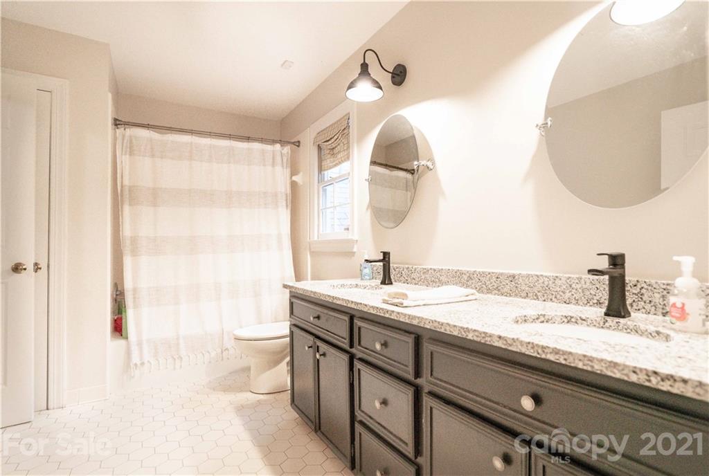2829 Cross Country Road Charlotte NC 28270