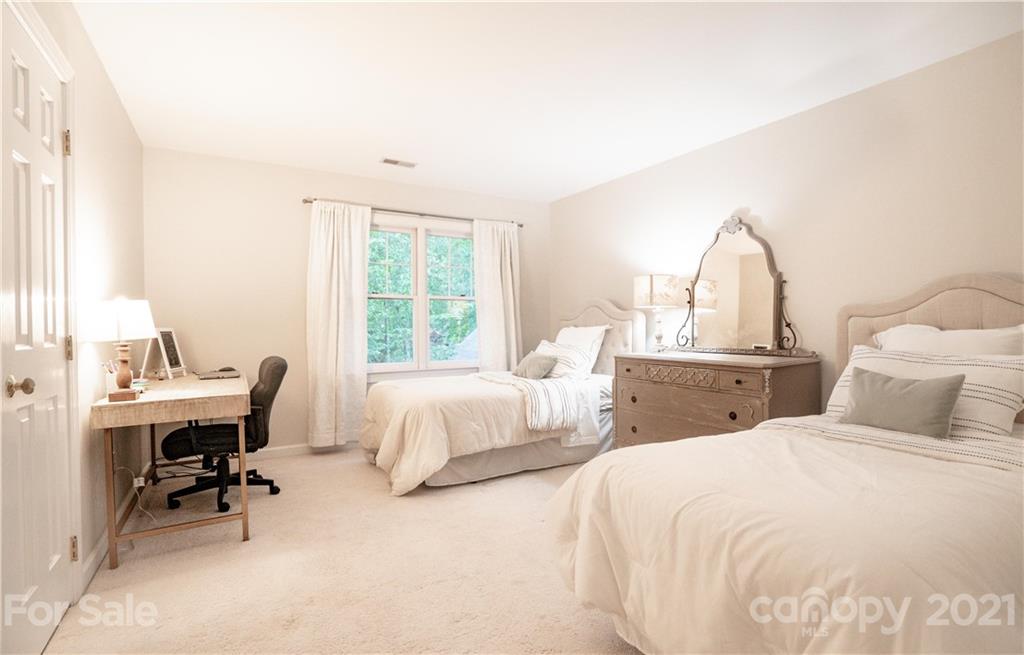 2829 Cross Country Road Charlotte NC 28270