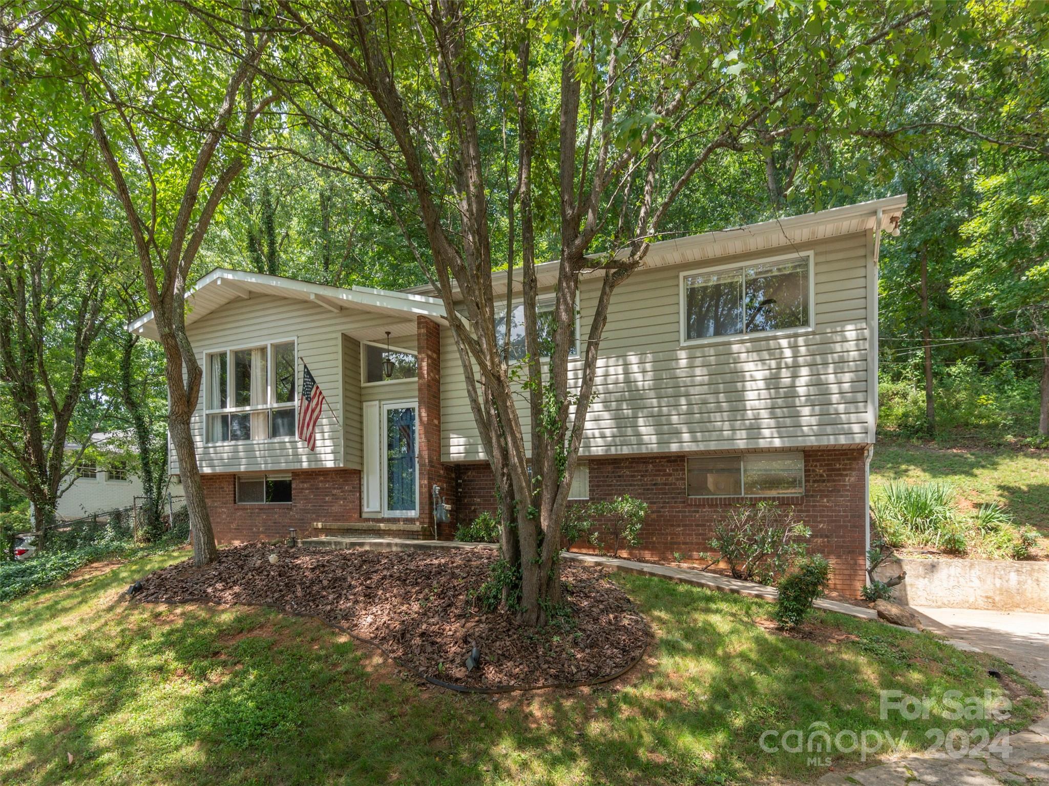 82 Sleepy Hollow Drive Asheville NC 28805