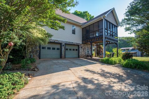 702 Saddlebrook Lane Cherryville NC 28021
