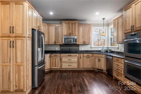 98 Sovereign Lane Fairview NC 28730