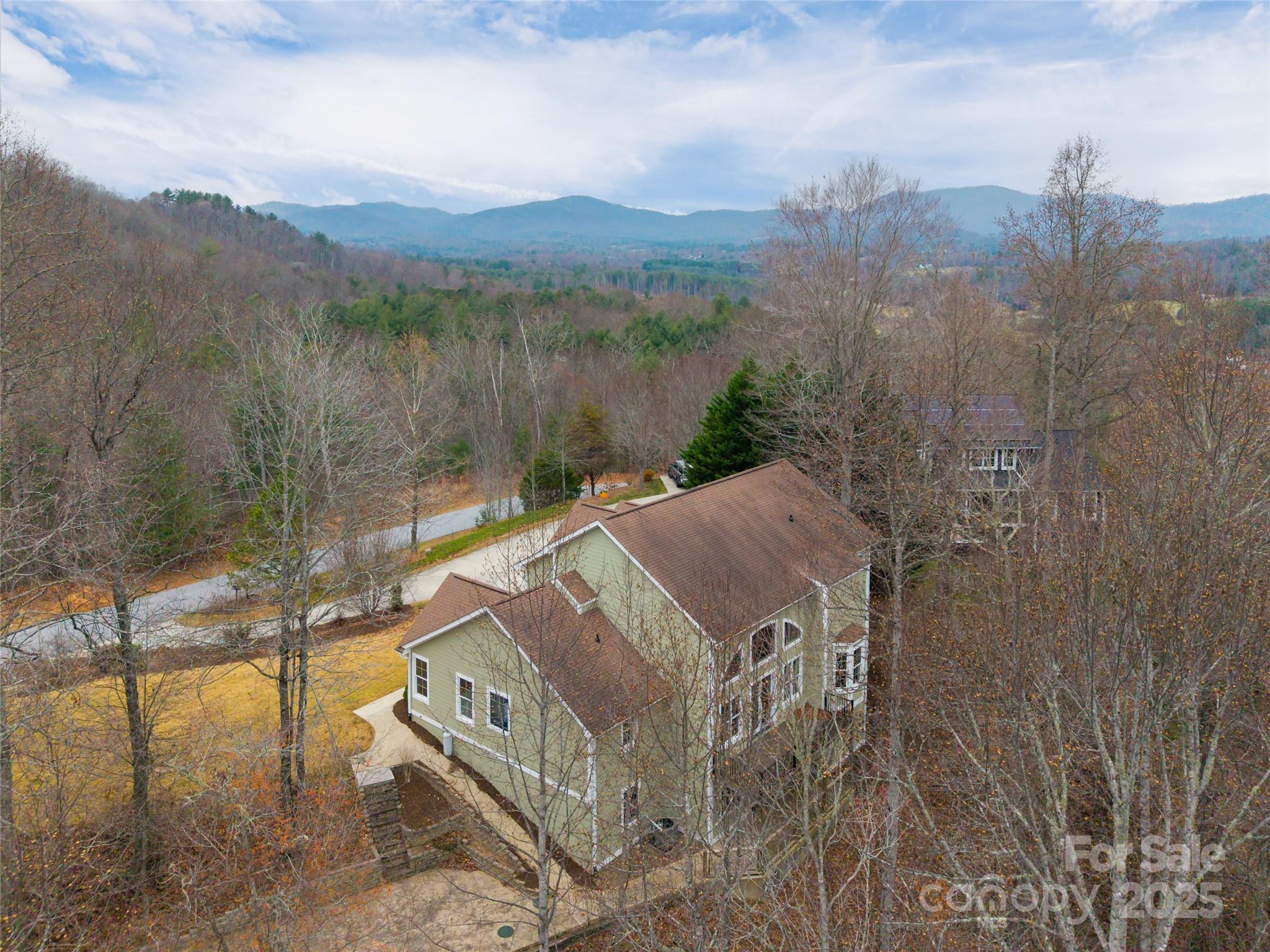 98 Sovereign Lane Fairview NC 28730