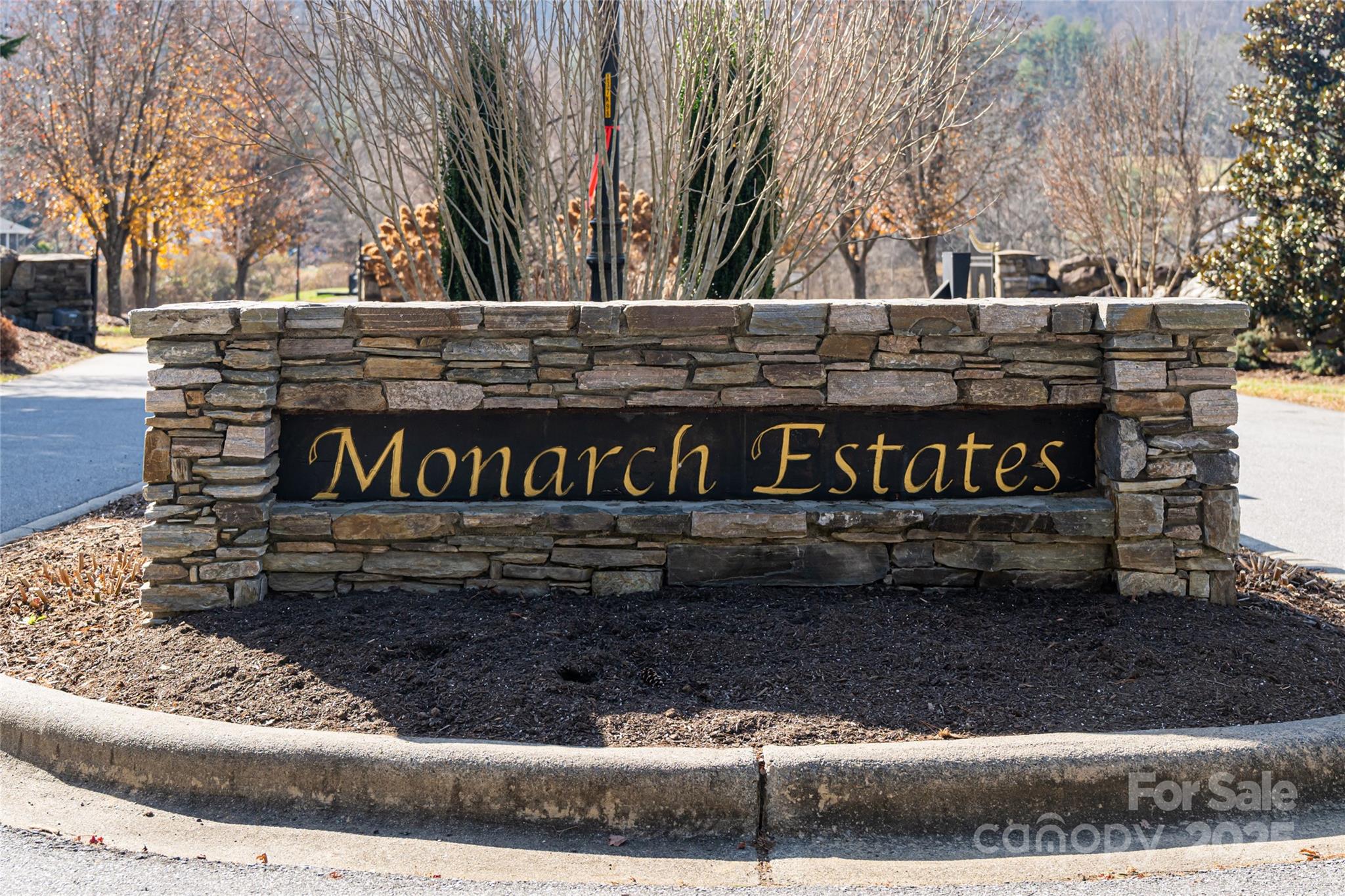 98 Sovereign Lane Fairview NC 28730