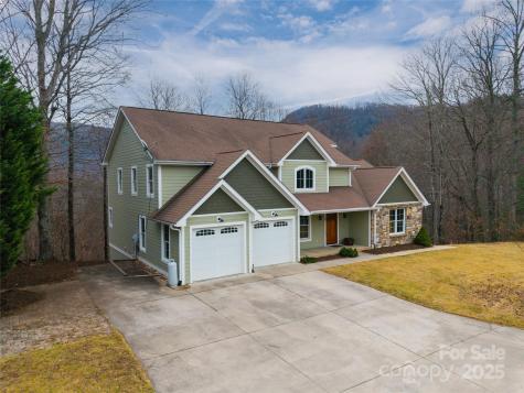 98 Sovereign Lane Fairview NC 28730