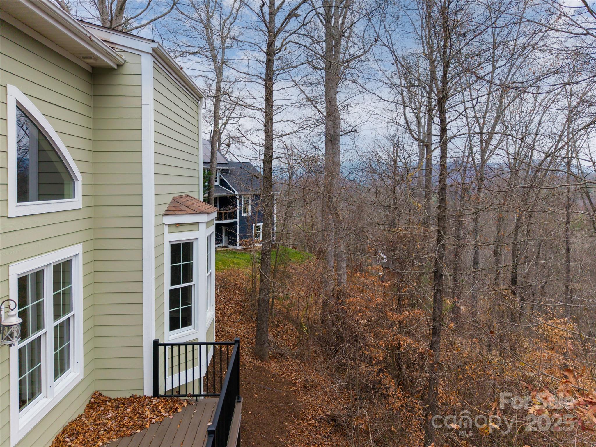 98 Sovereign Lane Fairview NC 28730