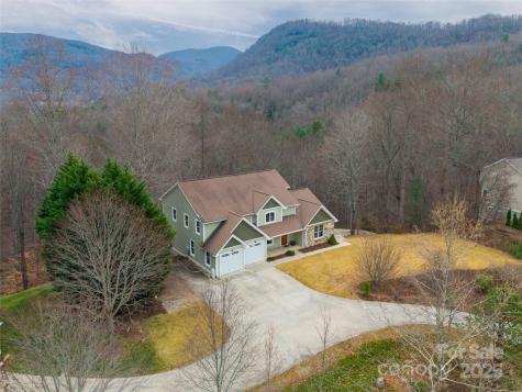 98 Sovereign Lane Fairview NC 28730