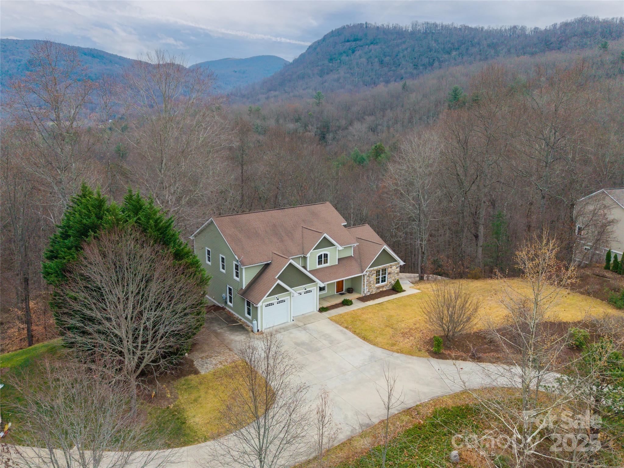 98 Sovereign Lane Fairview NC 28730