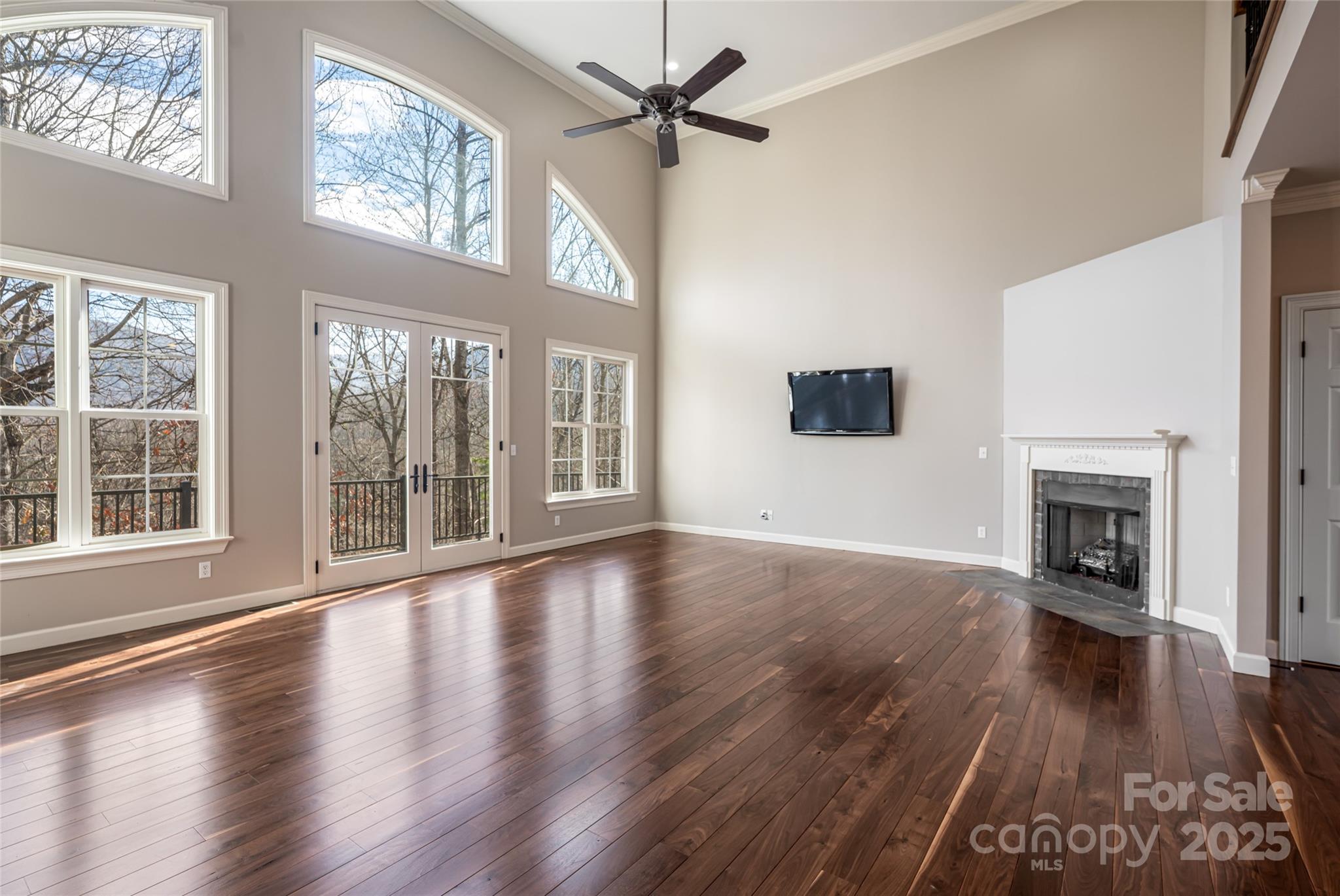 98 Sovereign Lane Fairview NC 28730