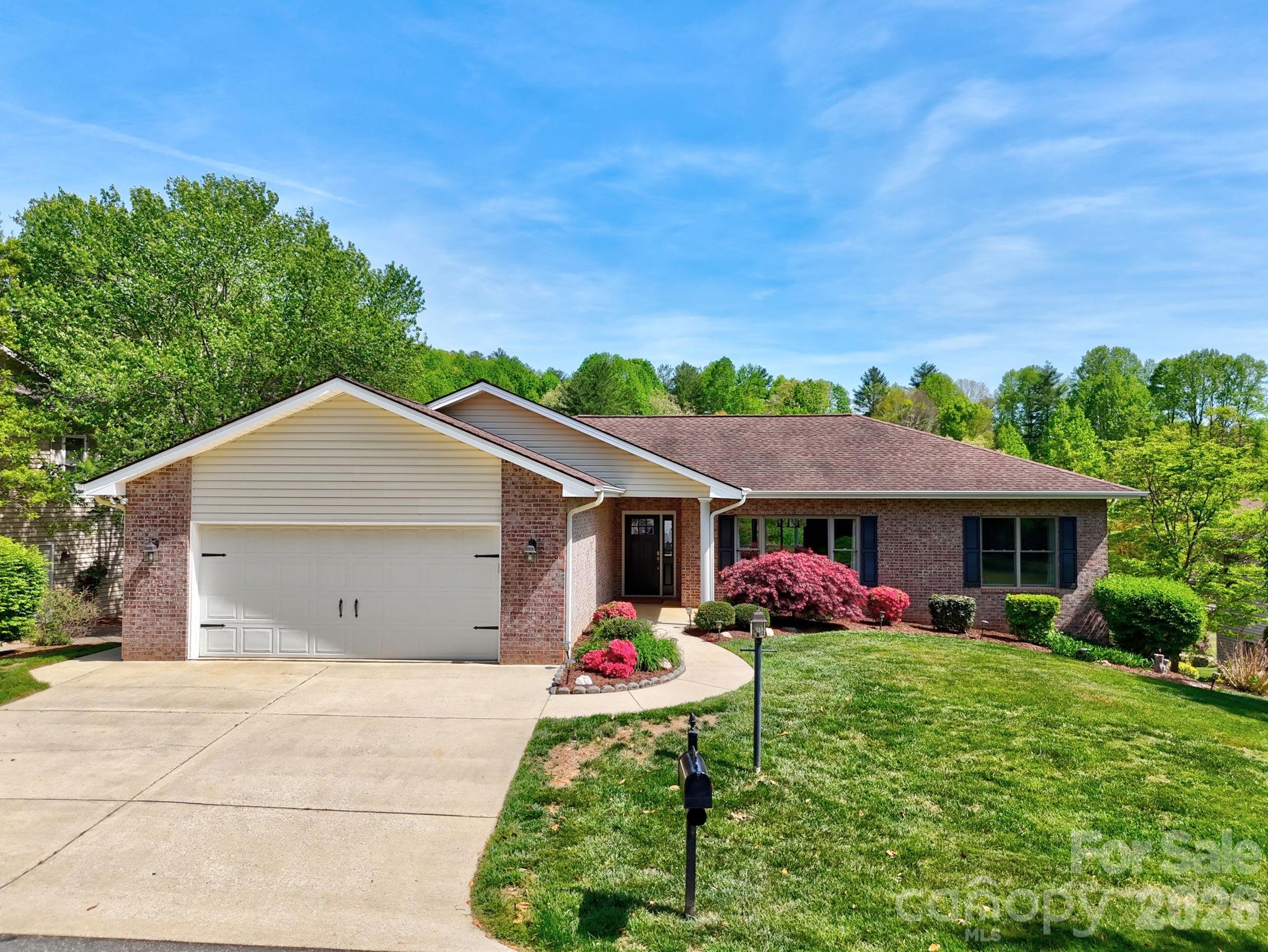 108 Fairway Knoll Drive Hendersonville NC 28739