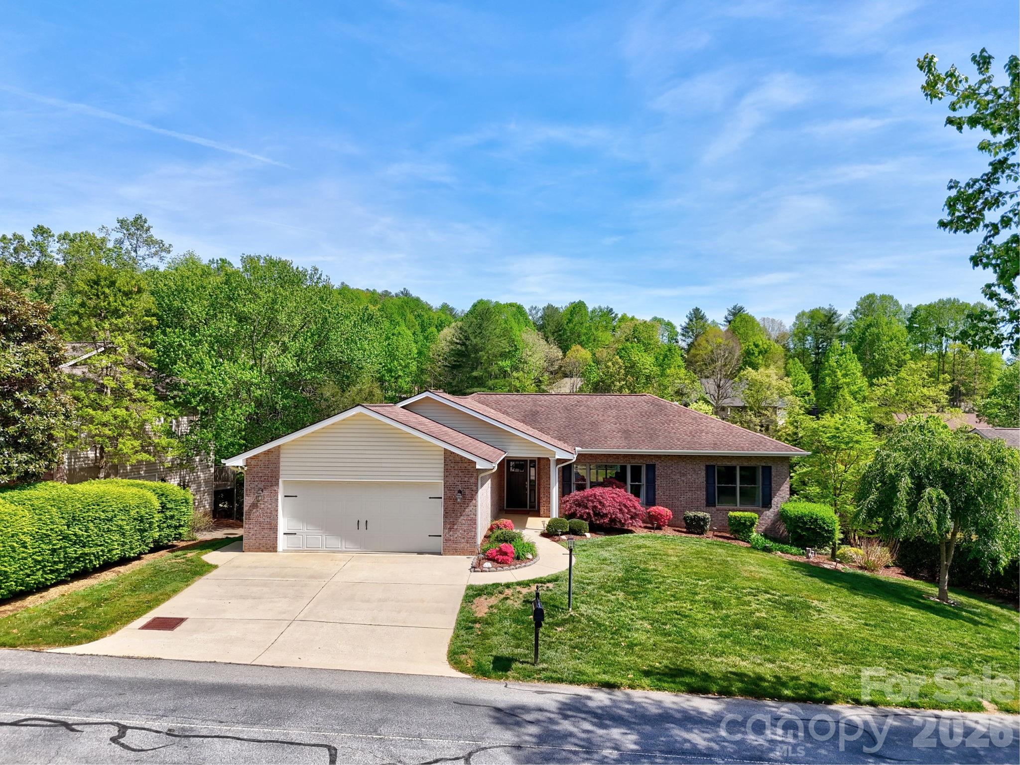 108 Fairway Knoll Drive Hendersonville NC 28739