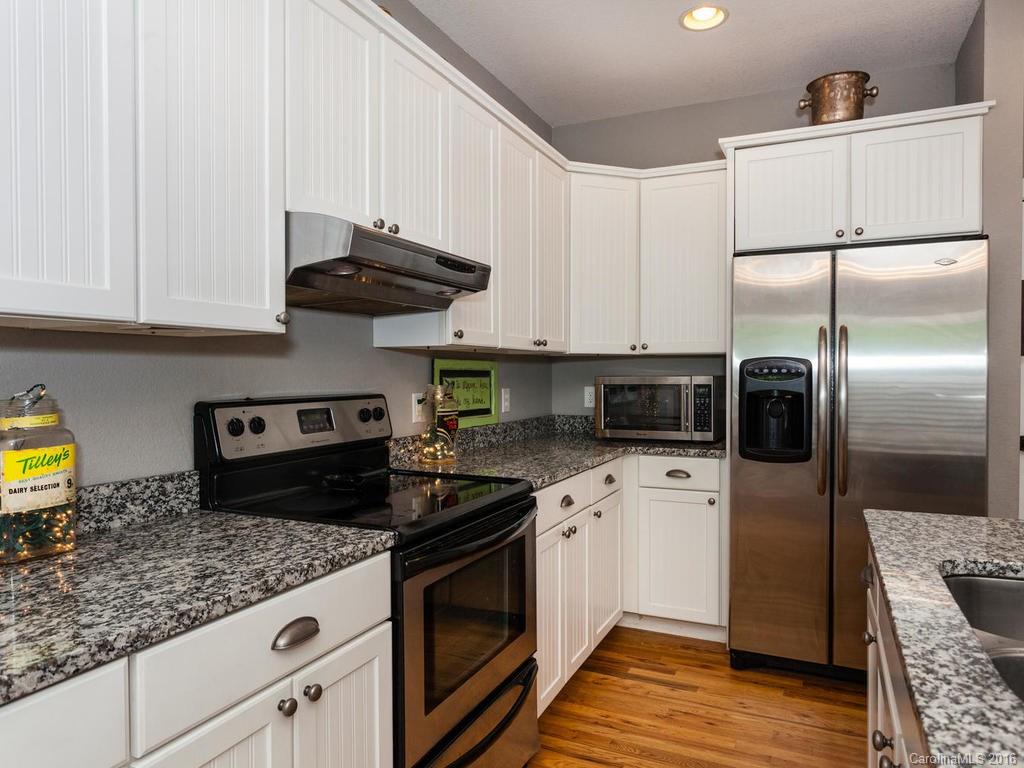 22 Oakhaven Terrace Asheville NC 28803
