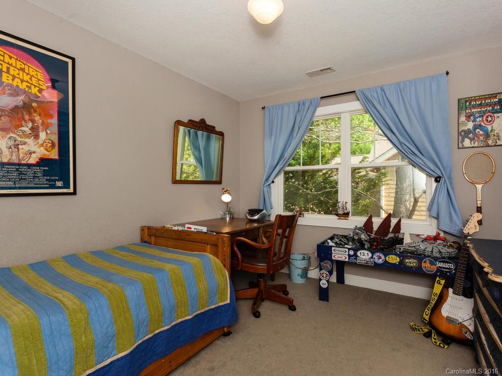 22 Oakhaven Terrace Asheville NC 28803