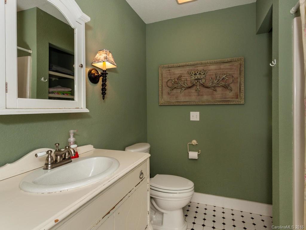 22 Oakhaven Terrace Asheville NC 28803