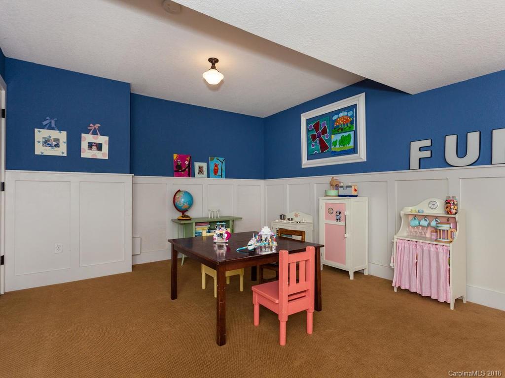 22 Oakhaven Terrace Asheville NC 28803