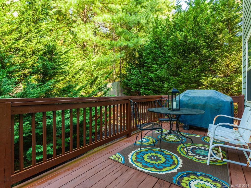 22 Oakhaven Terrace Asheville NC 28803