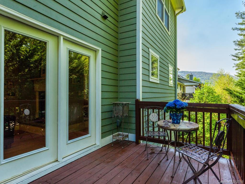 22 Oakhaven Terrace Asheville NC 28803