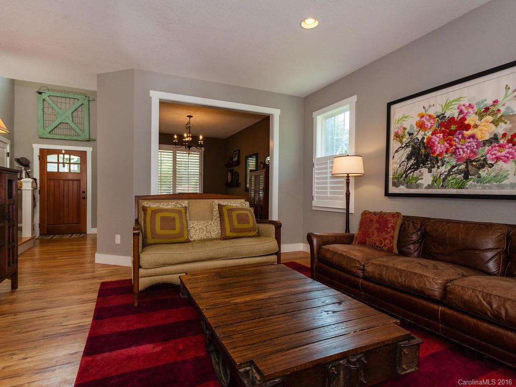 22 Oakhaven Terrace Asheville NC 28803