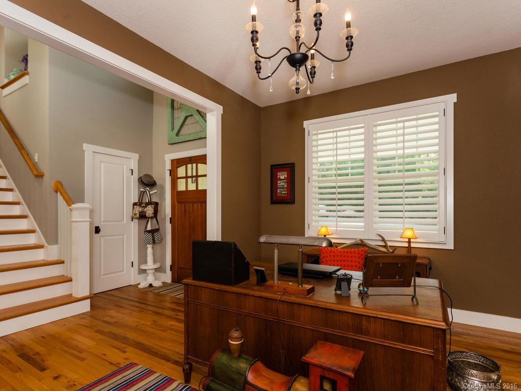 22 Oakhaven Terrace Asheville NC 28803