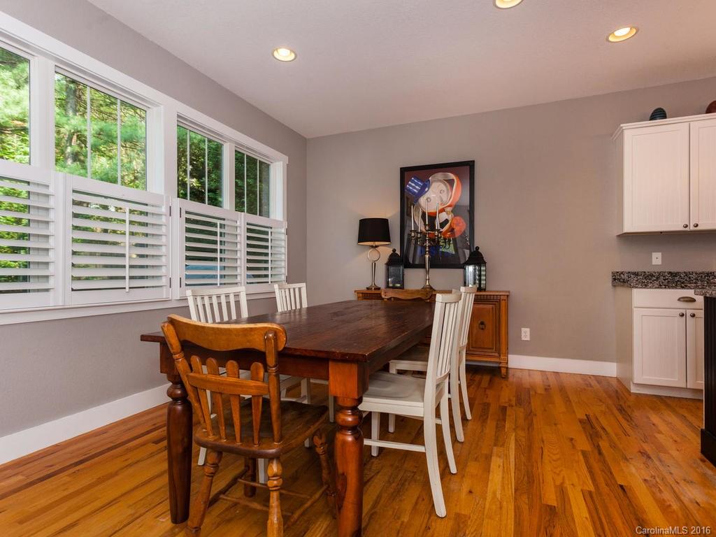 22 Oakhaven Terrace Asheville NC 28803