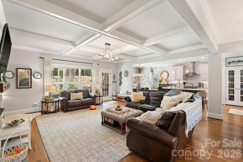 4422 Cheyenne Court Winston Salem NC 27106