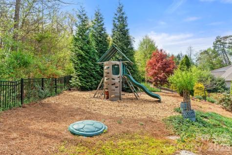 4422 Cheyenne Court Winston Salem NC 27106