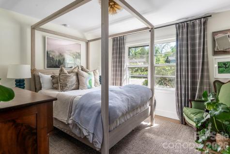 15 Red Oak Road Asheville NC 28804