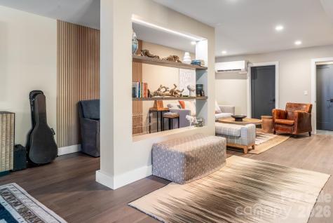 15 Red Oak Road Asheville NC 28804