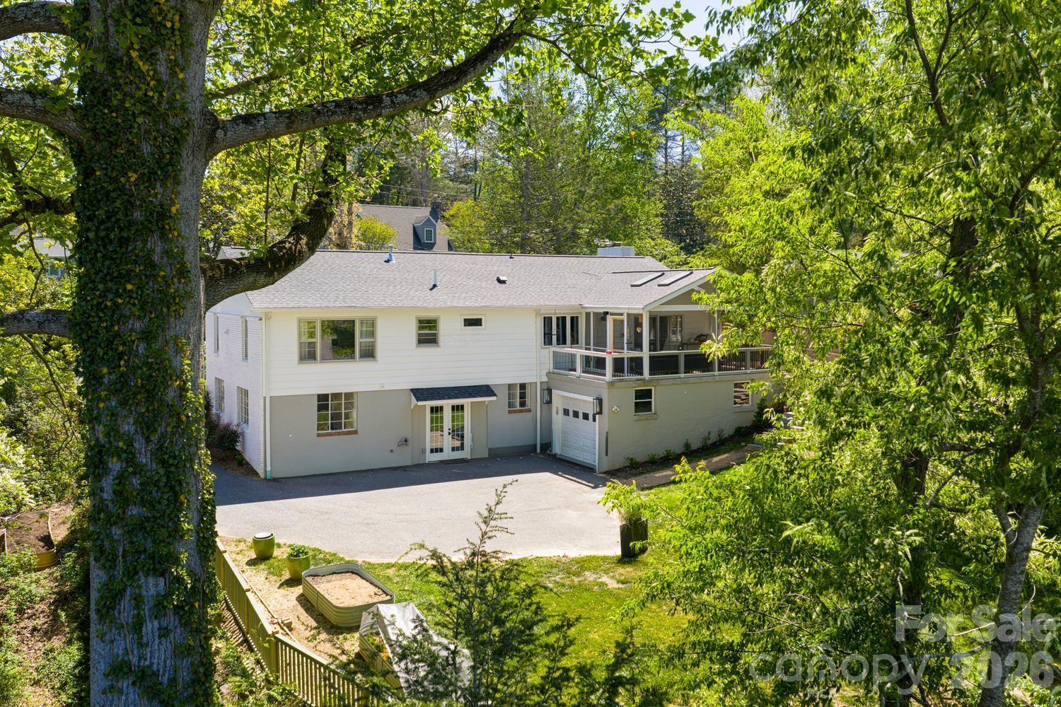 15 Red Oak Road Asheville NC 28804