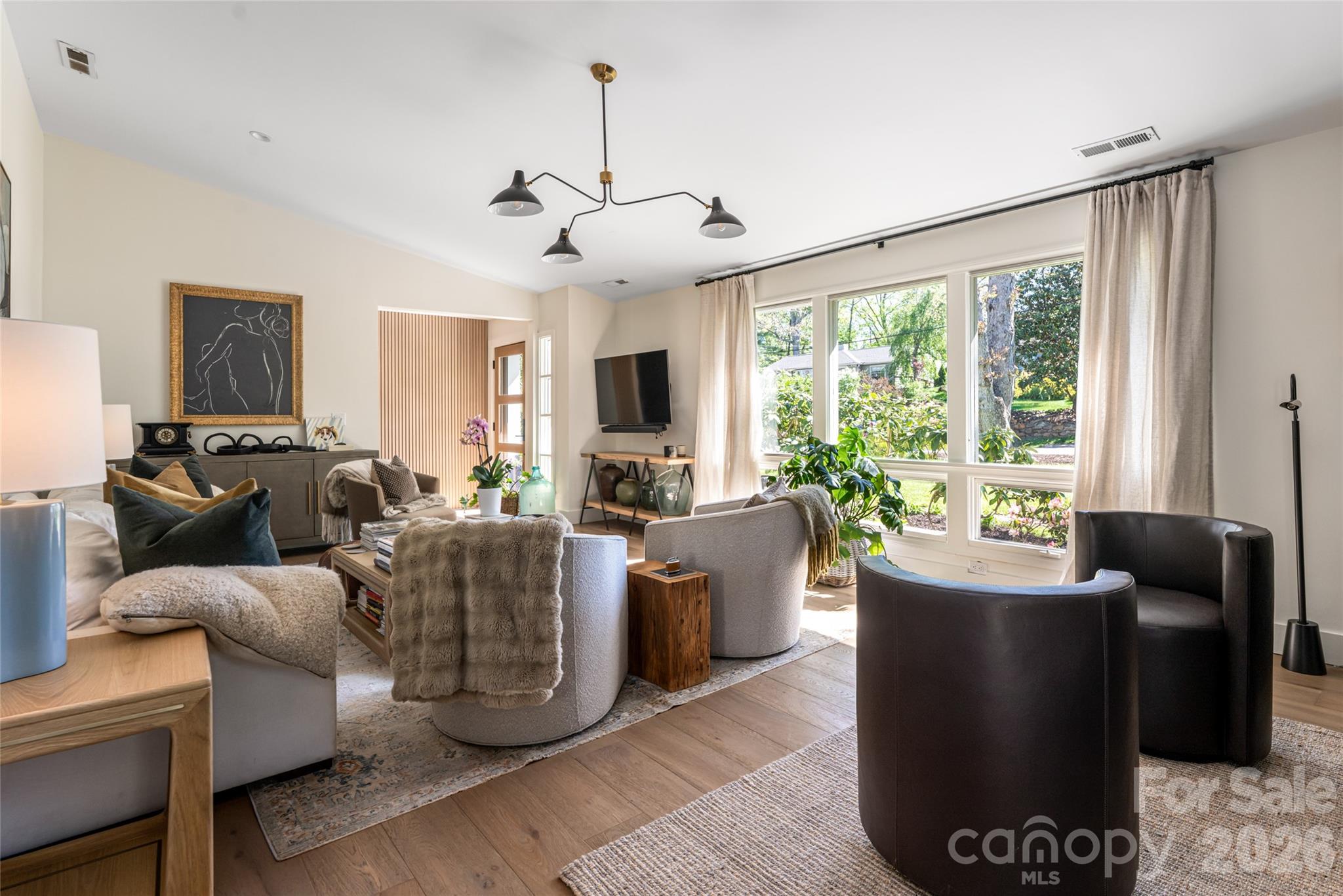 15 Red Oak Road Asheville NC 28804