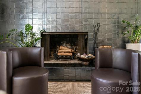 15 Red Oak Road Asheville NC 28804