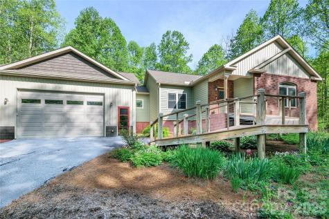 281 Ewbank Road Etowah NC 28729