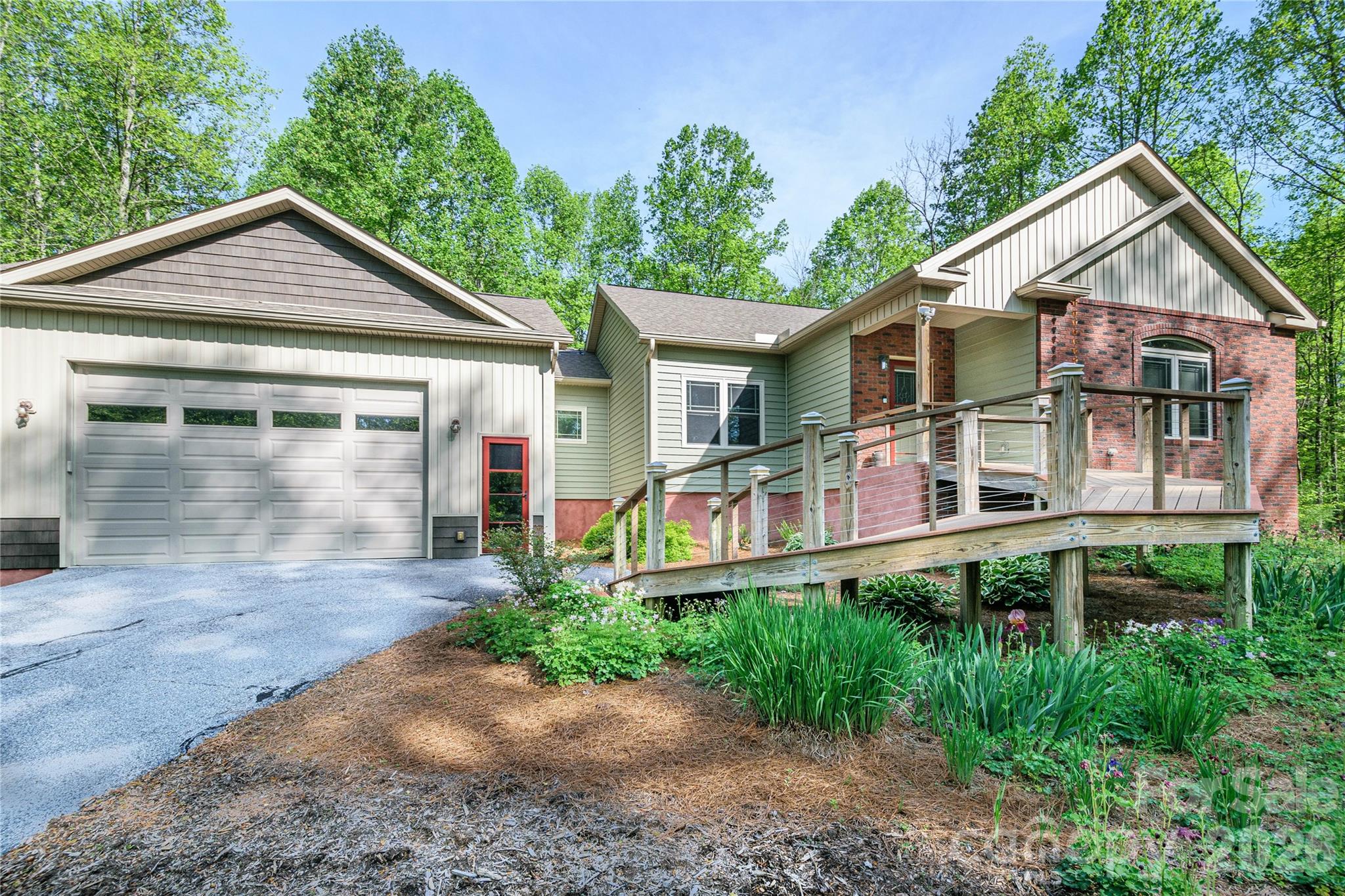 281 Ewbank Road Etowah NC 28729
