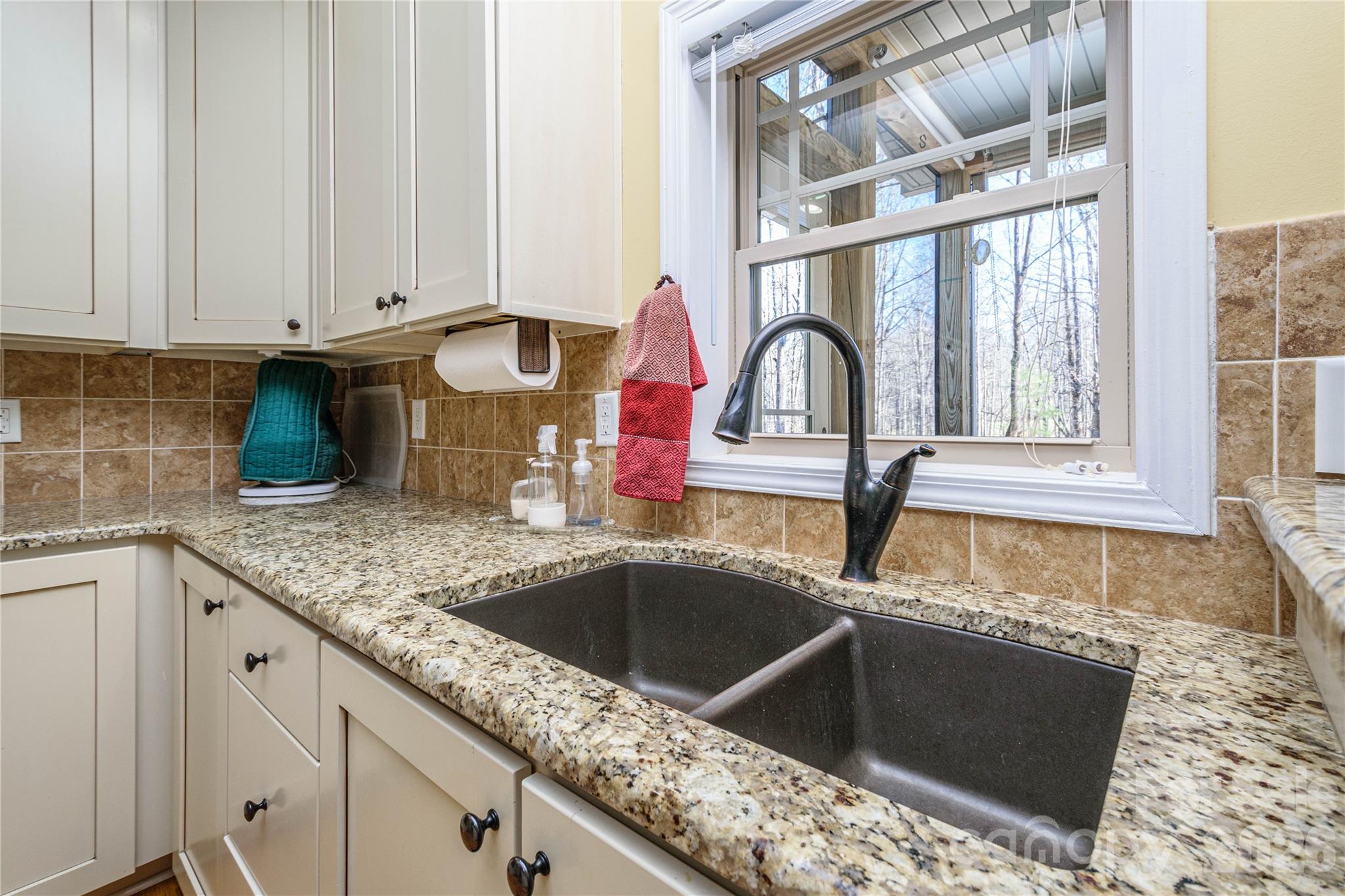 281 Ewbank Road Etowah NC 28729