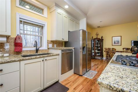 281 Ewbank Road Etowah NC 28729