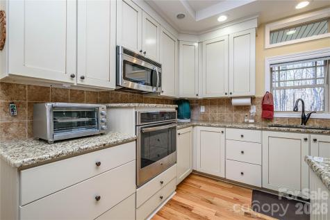281 Ewbank Road Etowah NC 28729