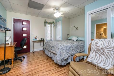 281 Ewbank Road Etowah NC 28729