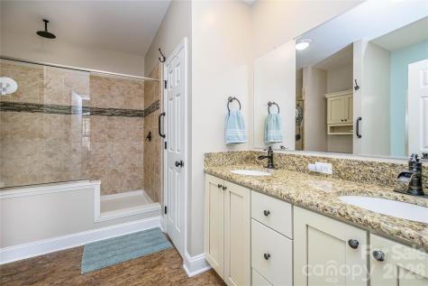 281 Ewbank Road Etowah NC 28729