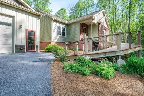 281 Ewbank Road Etowah NC 28729