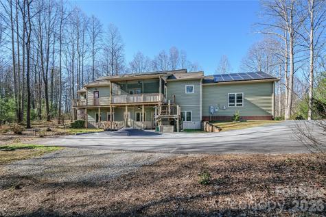 281 Ewbank Road Etowah NC 28729