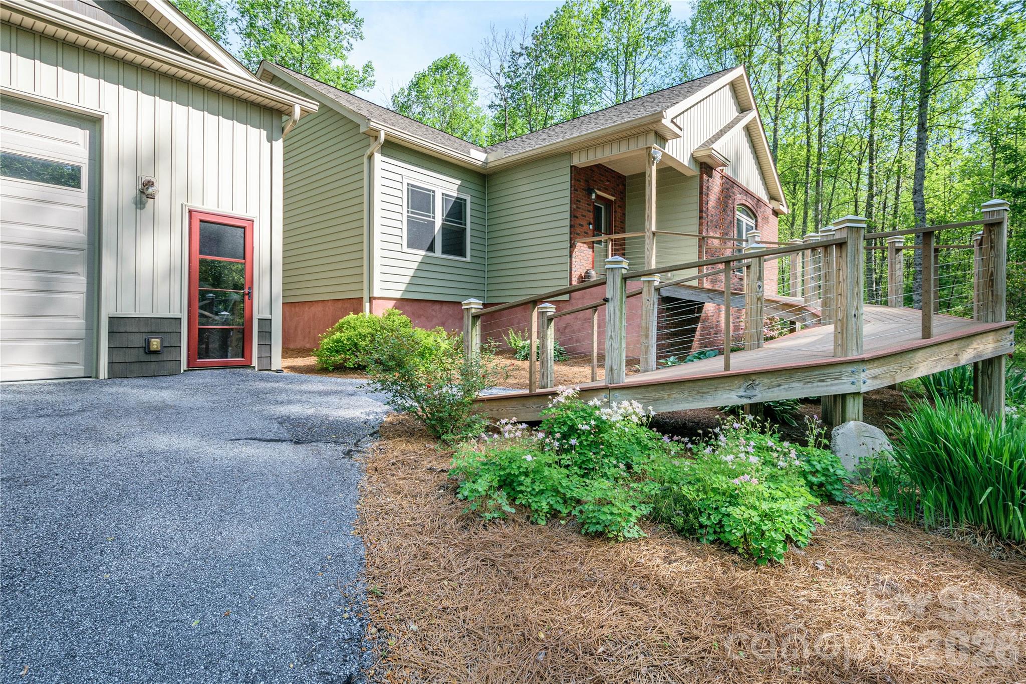 281 Ewbank Road Etowah NC 28729