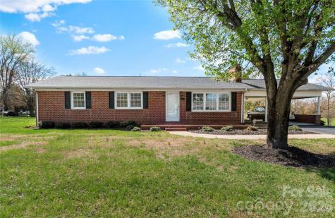 612 E Main Street Boonville NC 27011