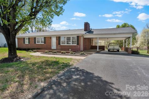 612 E Main Street Boonville NC 27011