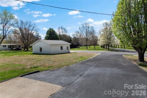 612 E Main Street Boonville NC 27011