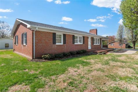 612 E Main Street Boonville NC 27011